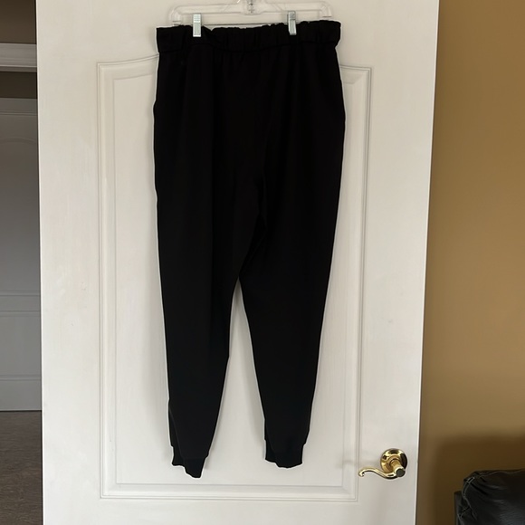 Lululemon Stretch High-Rise Jogger - Picture 3 of 4